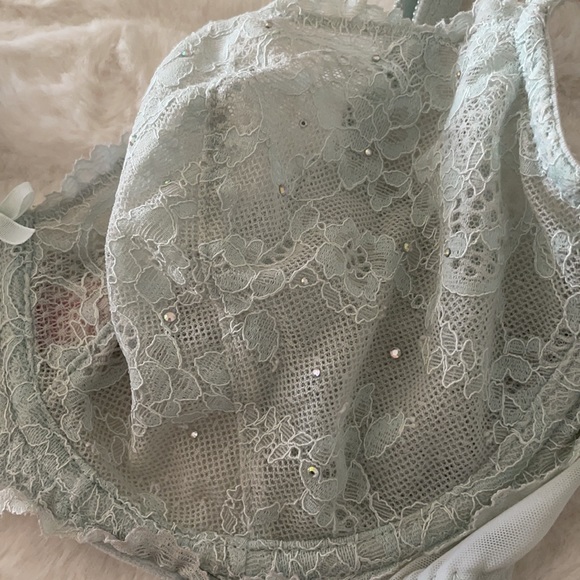 Victoria’s Secret Unlined Demi Bra - Picture 2 of 4